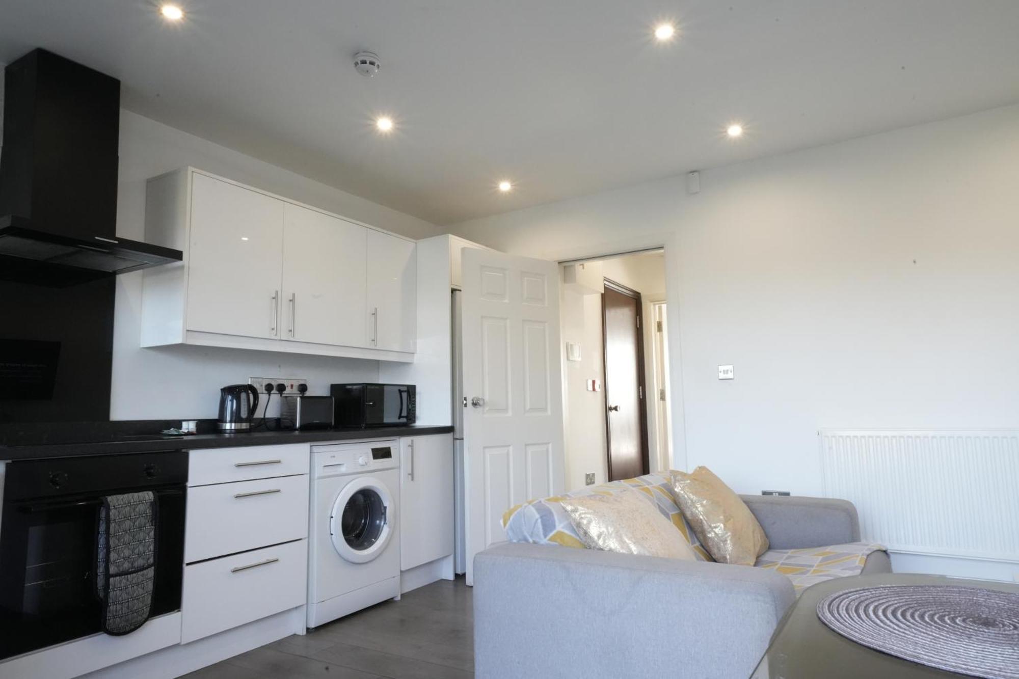 Hatton Apartments Heathrow Airport- Free Parking-Free Underground To And From Heathrow Airport Hatton Cross See Picture-See London Fast Hatton Cross To Central London 30Min Exterior foto